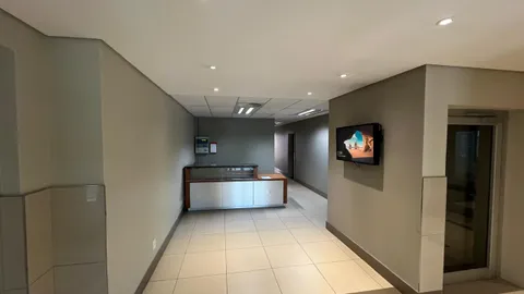 WhatsApp Image 2025-10-23 at 13.52.36 (1).